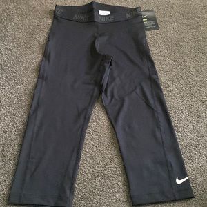 NWT Nike pro training legging capris